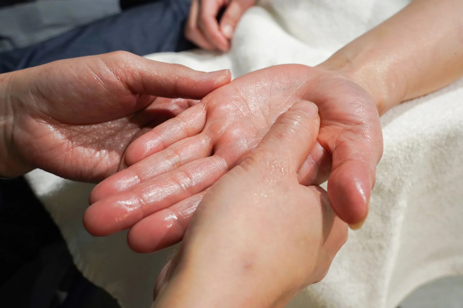 ハンドマッサージ