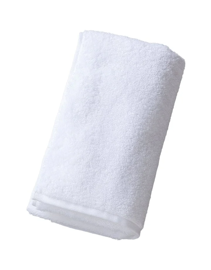 清潔に折りたたまれた白いタオル