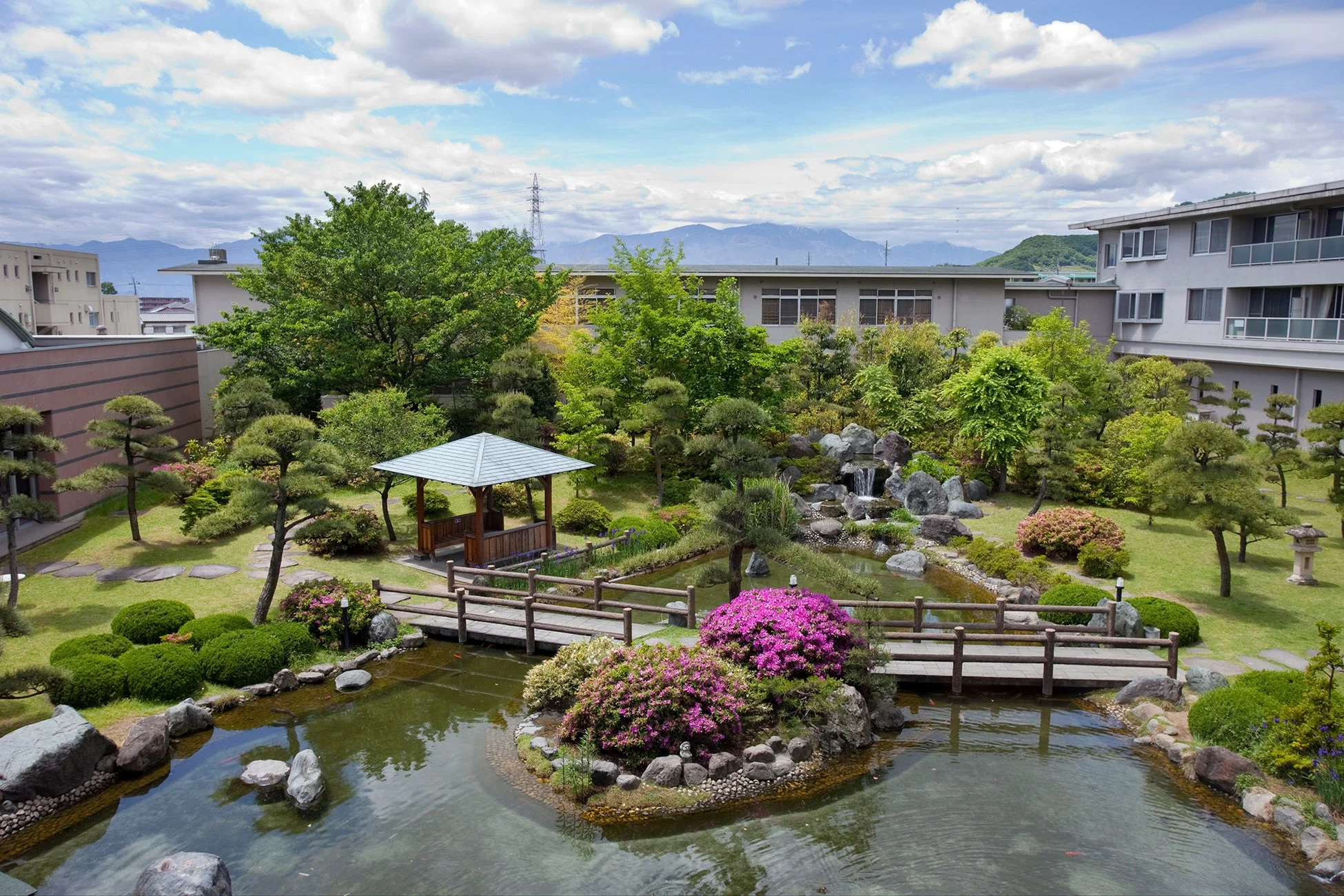シャトレーゼホテル石和の日本庭園