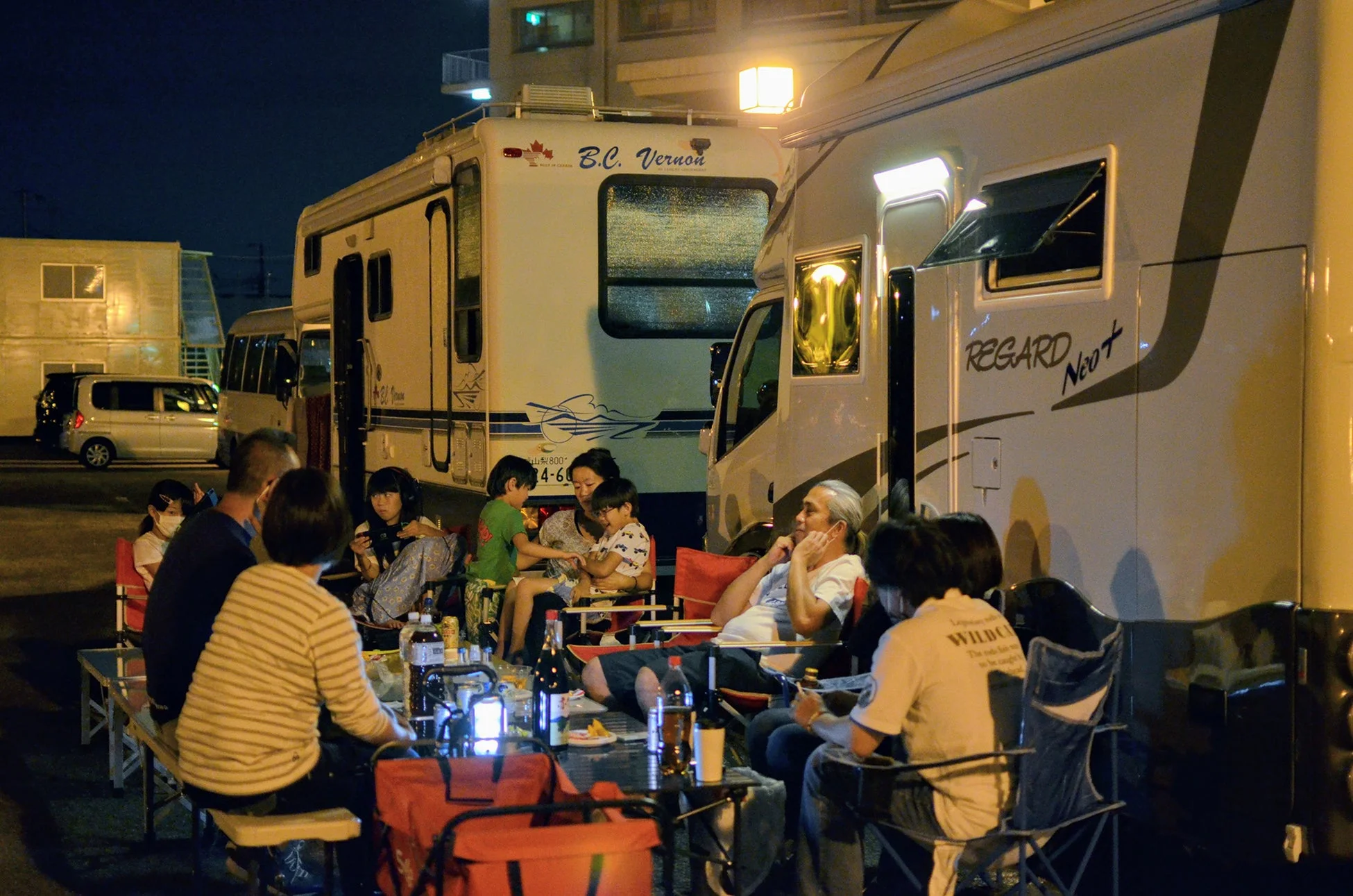 夜のシャトレーゼホテル石和の車中泊風景