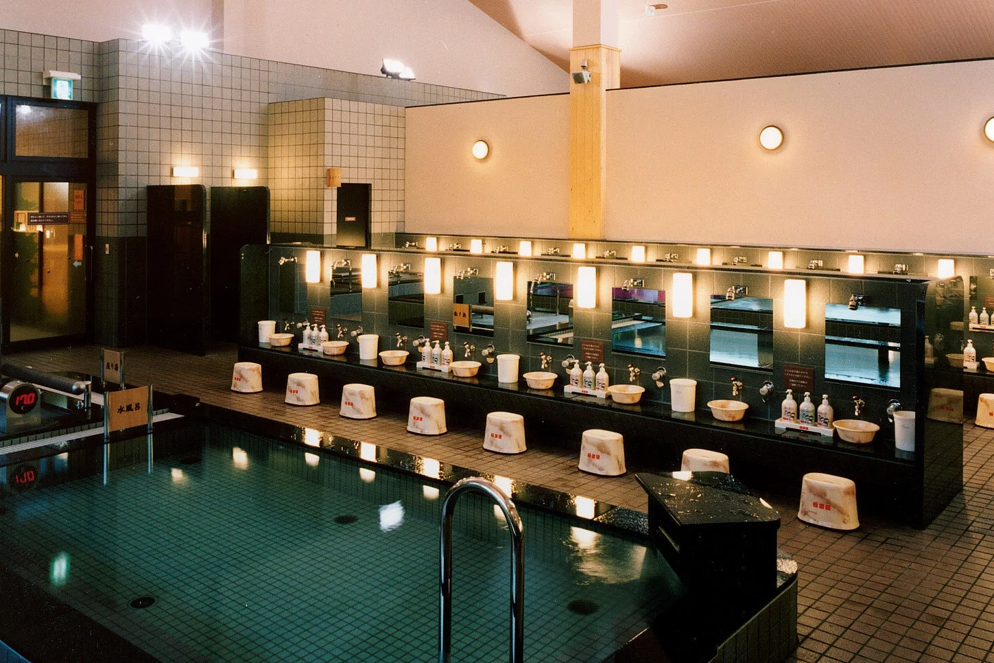 清潔感のある大浴場（水風呂あり）