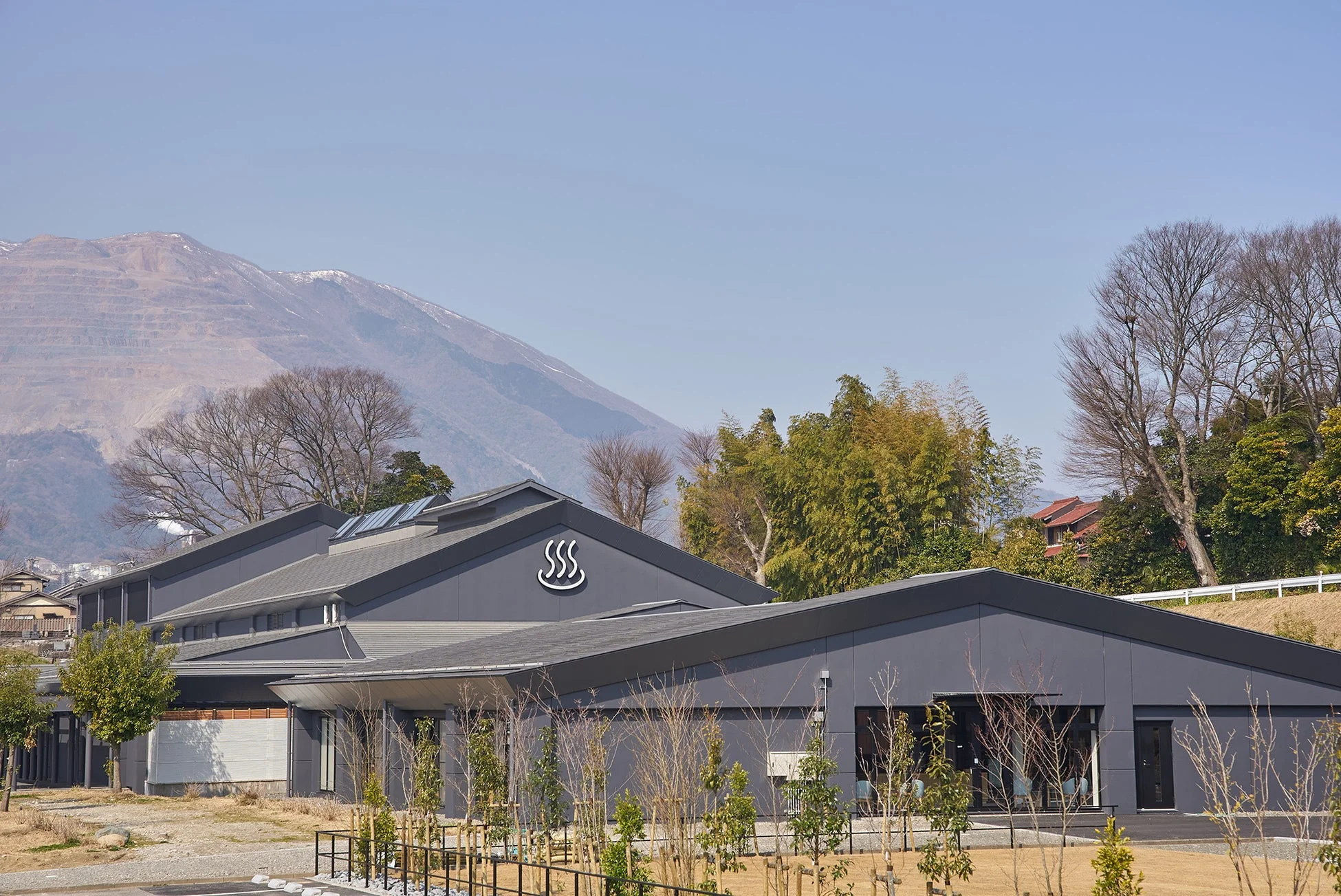 いなべ阿下喜ベースの建物