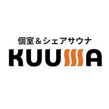 「個室 & シェアサウナ KUUUA」と書かれたロゴマーク